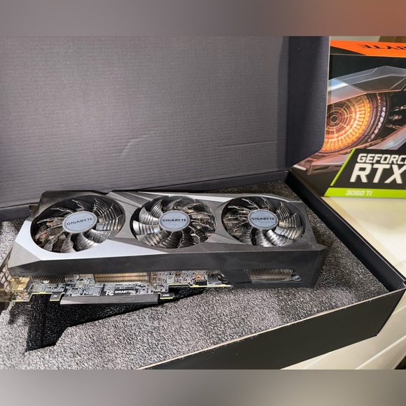 GIGABYTE RTX 3060Ti GPU , Graphics Card - Picture 3 of 7